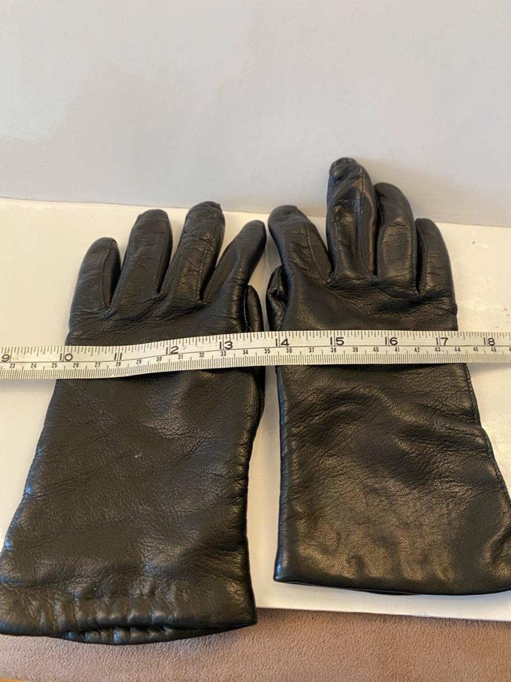 Black Leather Gloves Women’s - Classic Winter Accessory - Picture 8 of 9